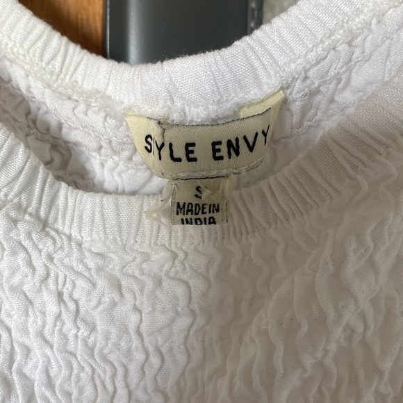 cropped off shoulder shirt - Picture 2 of 2